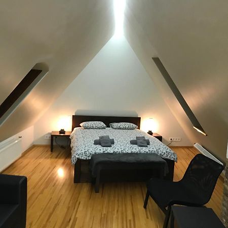 شقة Doma Square Penthouse, In The Heart Of Old Town ريغا المظهر الخارجي الصورة